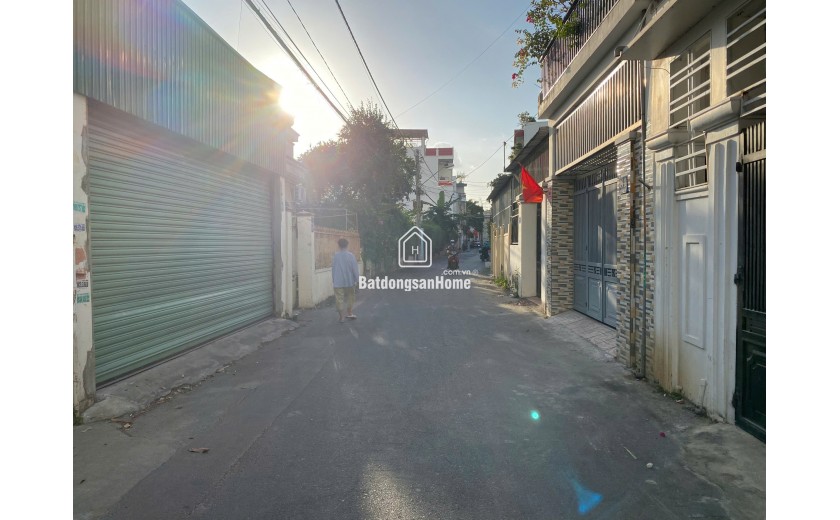 Bán nhà 2 tầng mặt tiền Nguyễn Khánh Toàn, cách biển 300m, giá 6,9 tỷ